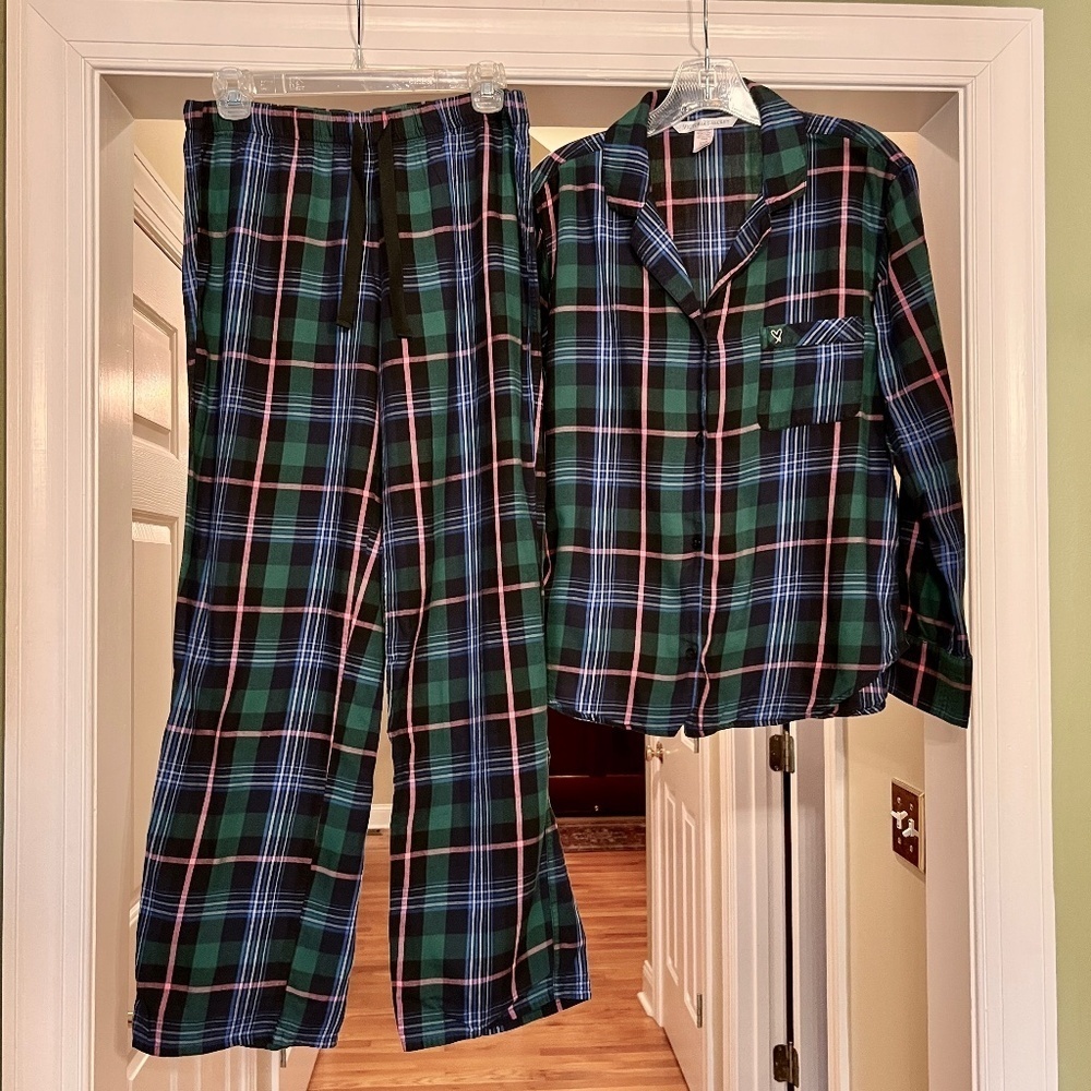 EUC Victoria's Secret Plaid‎ Green Black Navy Pink Plaid Pajama Set Size SMALL